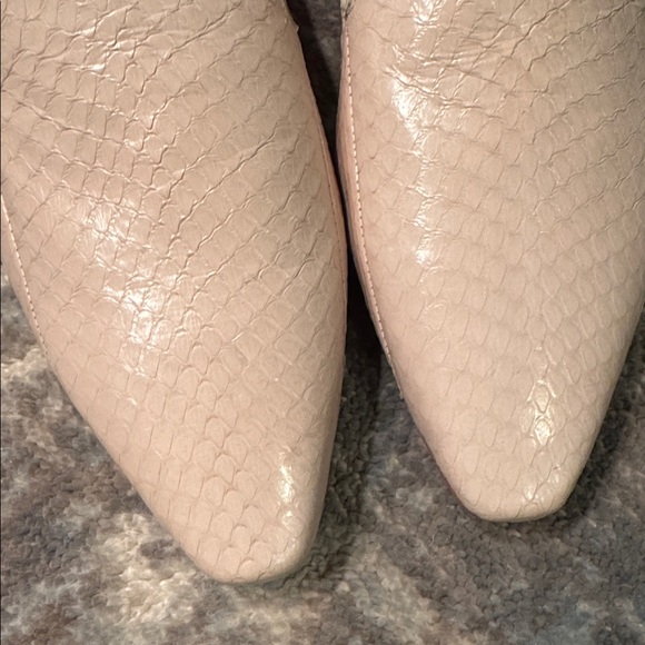 Sarto tan snakeskin leather slip on flats. Size 9.5. New. - Picture 5 of 6